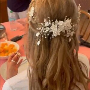 Elegant Silver and White Floral Hair Accessories
